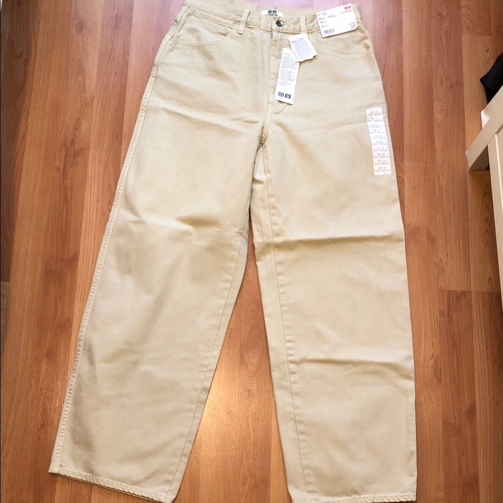 Uniqlo Women's High Rise Jeans in Beige